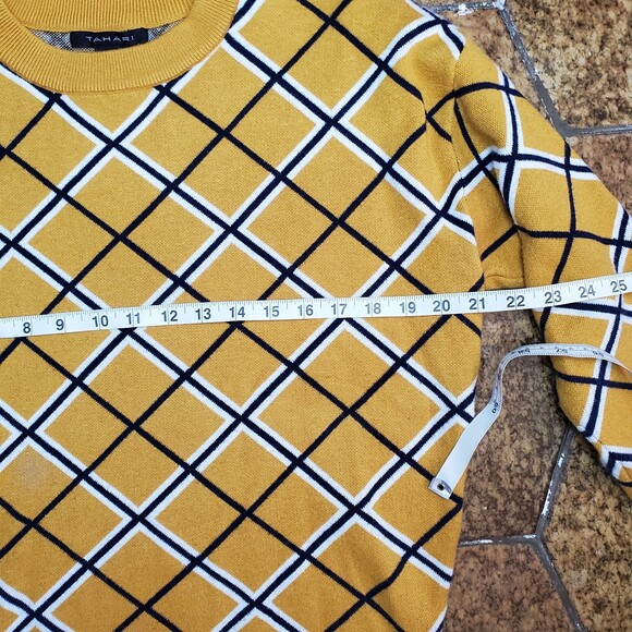 Tahari Crew Neck Yellow Womens Sweater Argyle Long Sleeve Striped Top SZ L - Picture 10 of 11